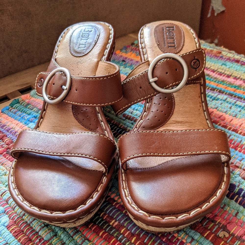Born sandals brown size 10 good condition lt wear